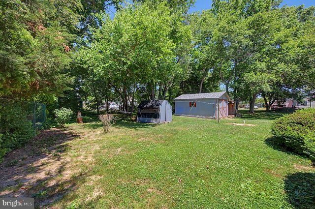339 BROAD ST, Elmer, NJ 08318