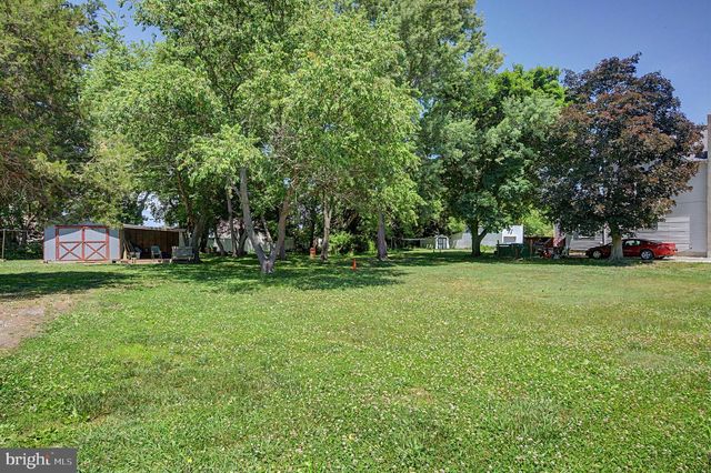 339 BROAD ST, Elmer, NJ 08318