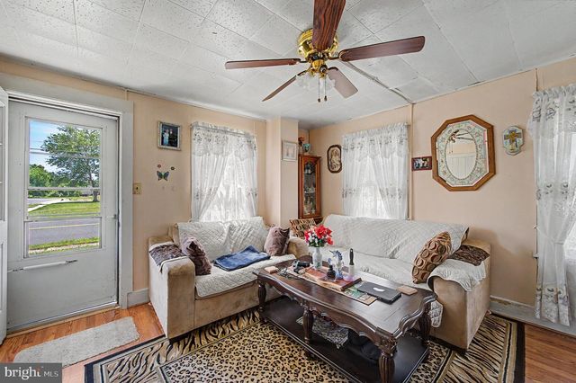 339 BROAD ST, Elmer, NJ 08318