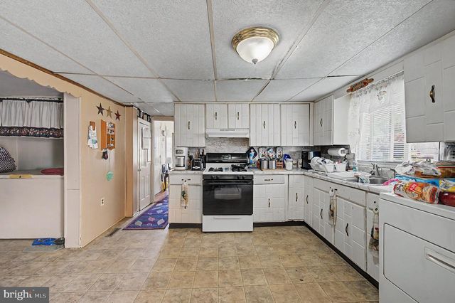 339 BROAD ST, Elmer, NJ 08318