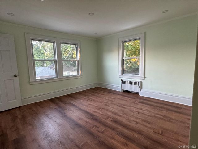 651 W Broadway, Cedarhurst, NY 11516
