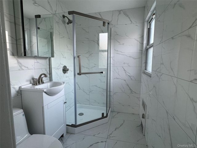 651 W Broadway, Cedarhurst, NY 11516