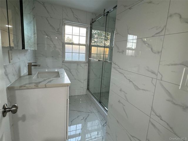 651 W Broadway, Cedarhurst, NY 11516