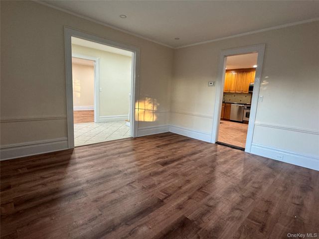 651 W Broadway, Cedarhurst, NY 11516
