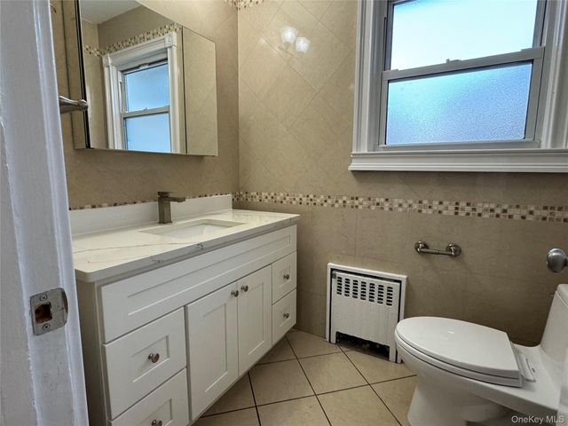 651 W Broadway, Cedarhurst, NY 11516