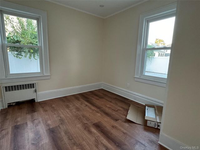 651 W Broadway, Cedarhurst, NY 11516