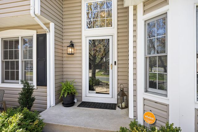 16930 Hanover Lane, Eden Prairie, MN 55347
