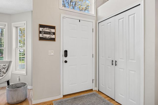 16930 Hanover Lane, Eden Prairie, MN 55347
