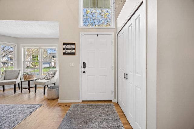 16930 Hanover Lane, Eden Prairie, MN 55347