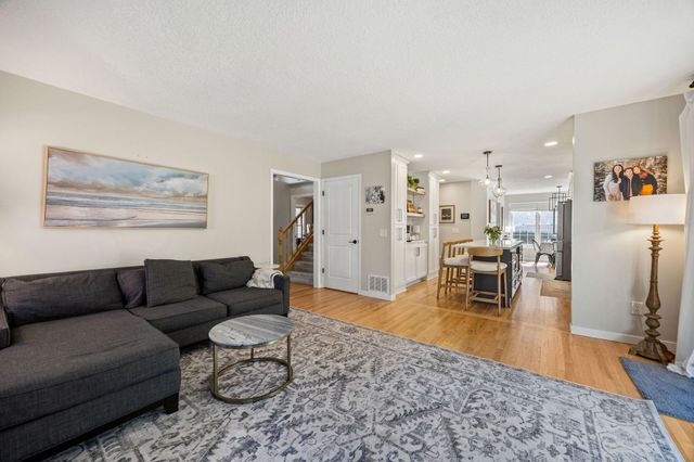 16930 Hanover Lane, Eden Prairie, MN 55347