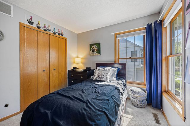 16930 Hanover Lane, Eden Prairie, MN 55347