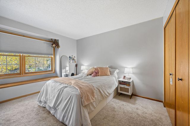 16930 Hanover Lane, Eden Prairie, MN 55347