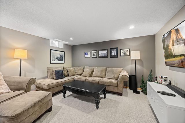 16930 Hanover Lane, Eden Prairie, MN 55347