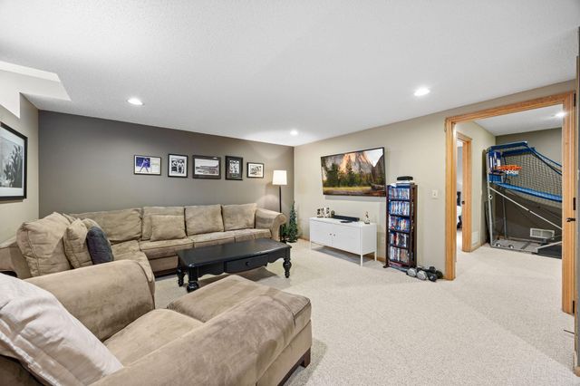 16930 Hanover Lane, Eden Prairie, MN 55347