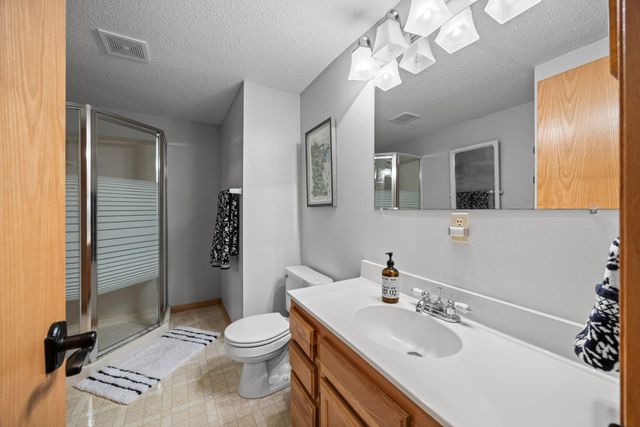 16930 Hanover Lane, Eden Prairie, MN 55347