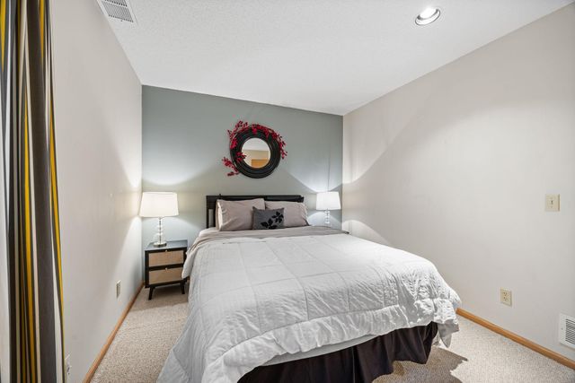 16930 Hanover Lane, Eden Prairie, MN 55347
