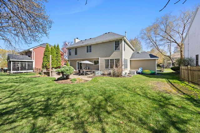 16930 Hanover Lane, Eden Prairie, MN 55347