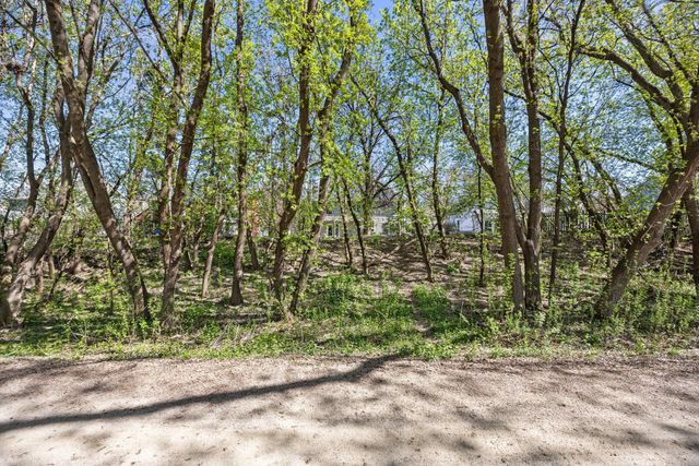 16930 Hanover Lane, Eden Prairie, MN 55347