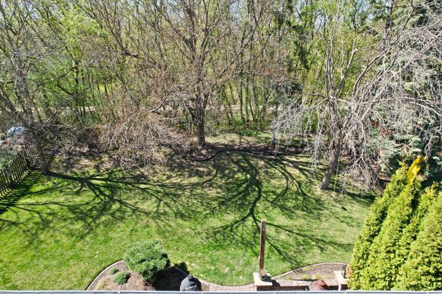 16930 Hanover Lane, Eden Prairie, MN 55347