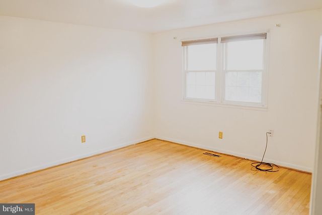 927 GROVEHILL RD, Halethorpe, MD 21227