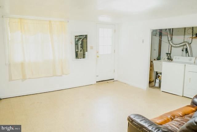 927 GROVEHILL RD, Halethorpe, MD 21227