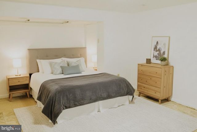 927 GROVEHILL RD, Halethorpe, MD 21227