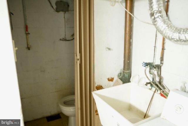 927 GROVEHILL RD, Halethorpe, MD 21227