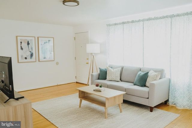 927 GROVEHILL RD, Halethorpe, MD 21227