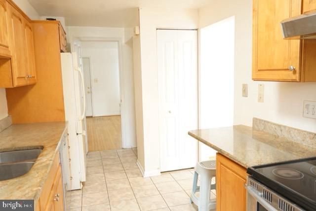 927 GROVEHILL RD, Halethorpe, MD 21227