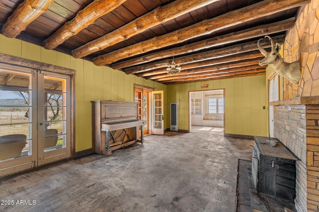 16057 S SICKLES RANCH Road, Peeples Valley, AZ 86332