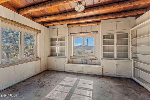 16057 S SICKLES RANCH Road, Peeples Valley, AZ 86332