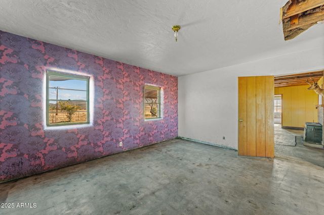 16057 S SICKLES RANCH Road, Peeples Valley, AZ 86332