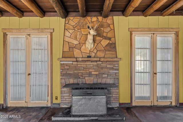 16057 S SICKLES RANCH Road, Peeples Valley, AZ 86332