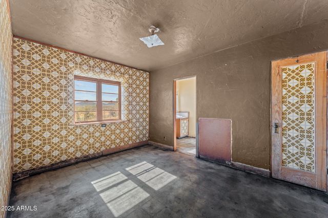 16057 S SICKLES RANCH Road, Peeples Valley, AZ 86332