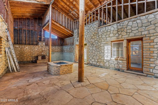 16057 S SICKLES RANCH Road, Peeples Valley, AZ 86332