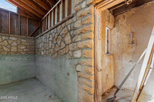 16057 S SICKLES RANCH Road, Peeples Valley, AZ 86332