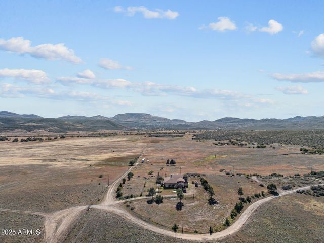 16057 S SICKLES RANCH Road, Peeples Valley, AZ 86332