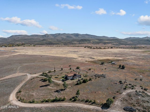 16057 S SICKLES RANCH Road, Peeples Valley, AZ 86332