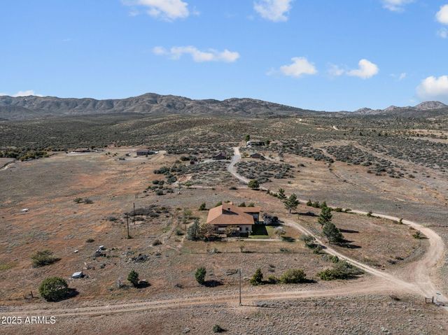 16057 S SICKLES RANCH Road, Peeples Valley, AZ 86332