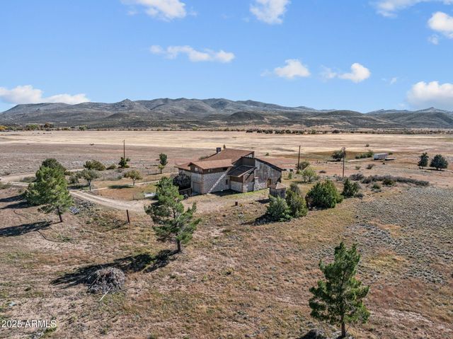 16057 S SICKLES RANCH Road, Peeples Valley, AZ 86332