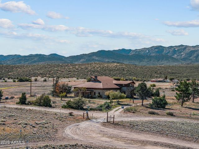 16057 S SICKLES RANCH Road, Peeples Valley, AZ 86332