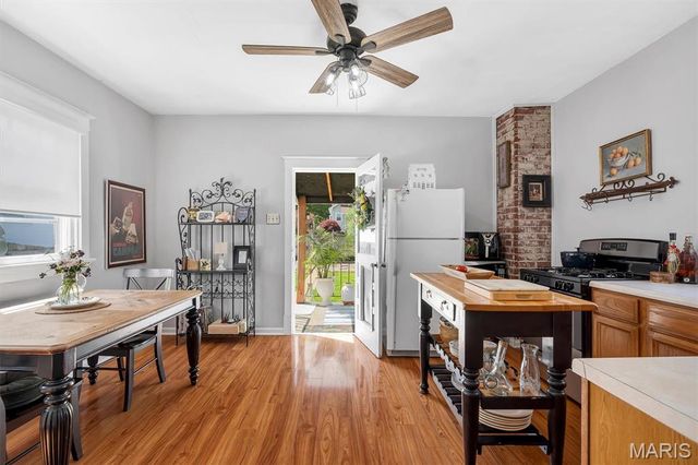 5446 Dempsey Avenue, St Louis, MO 63110