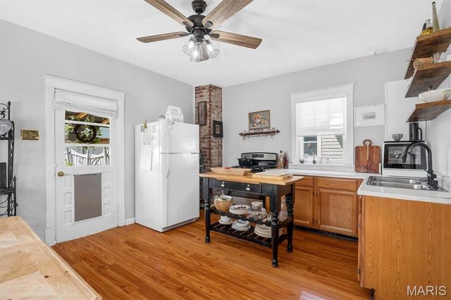 5446 Dempsey Avenue, St Louis, MO 63110