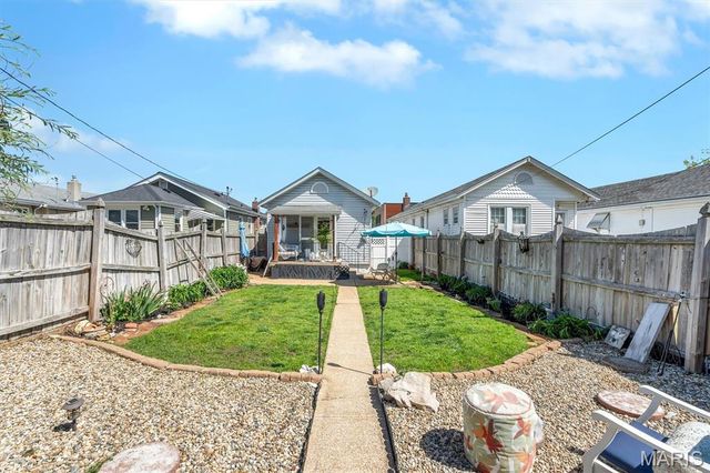 5446 Dempsey Avenue, St Louis, MO 63110