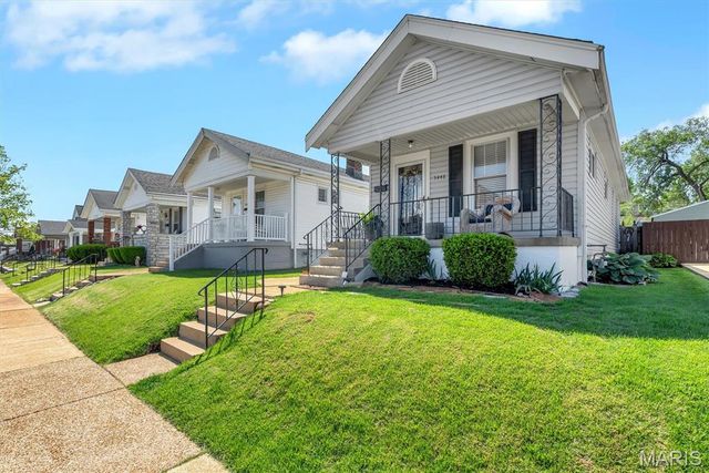 5446 Dempsey Avenue, St Louis, MO 63110