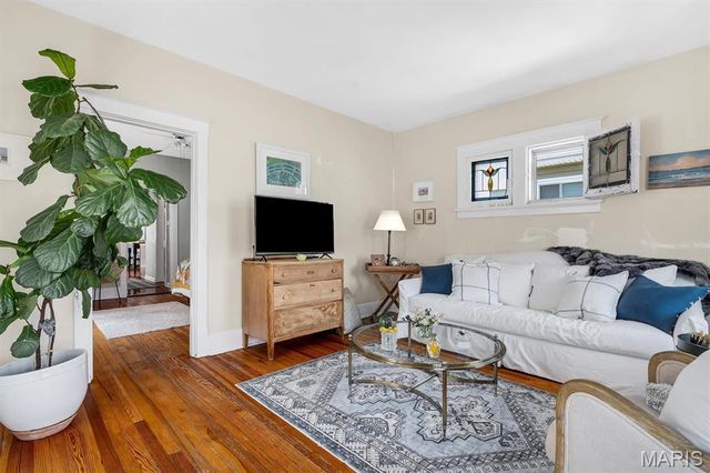5446 Dempsey Avenue, St Louis, MO 63110