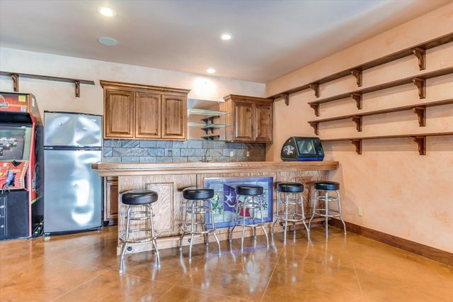 301 Circle DR, Horseshoe Bay, TX 78657