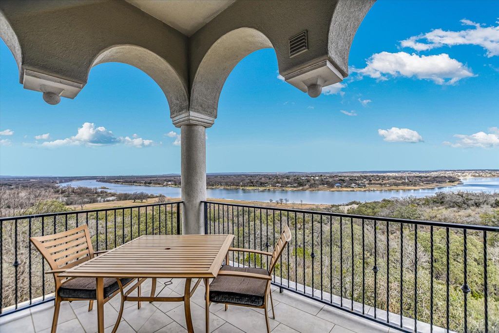 301 Circle DR, Horseshoe Bay, TX 78657