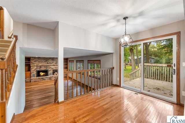 1003 Shady Oak Drive, North Mankato, MN 56003