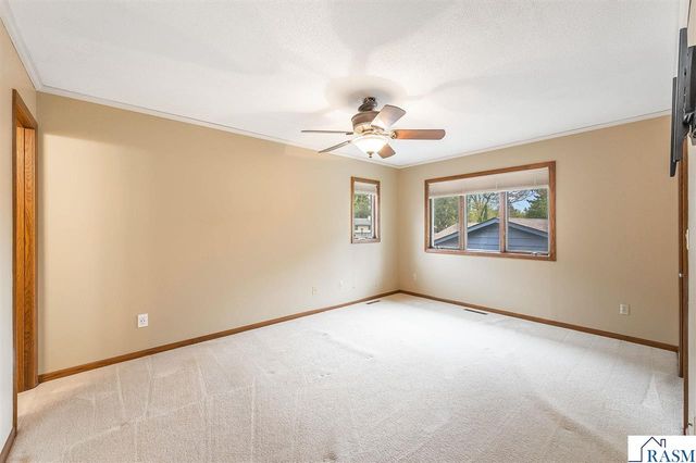 1003 Shady Oak Drive, North Mankato, MN 56003